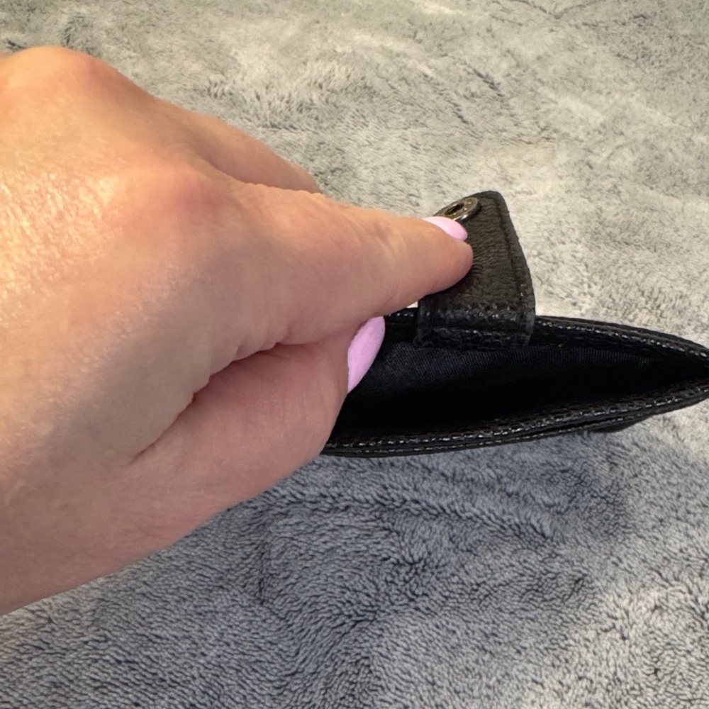 Jessica Simpson Black Pebbled Leather Cardholder - Picture 5 of 6